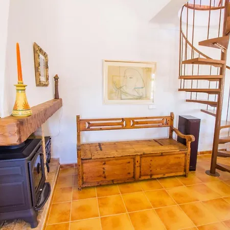 Cozy Chalet With Wifi And A / C Holiday home *